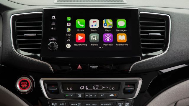 2019 Honda Pilot Display Audio має 8-дюймовий екран і підтримує Android Auto і Apple CarPlay.