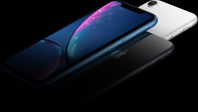 Note the larger bezels on the iPhone XR.