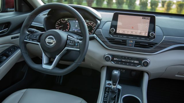 The Altima center stack display moves to the top of the dash and increases from 7 to 8 inches diagonal. (Photo: Nissan)