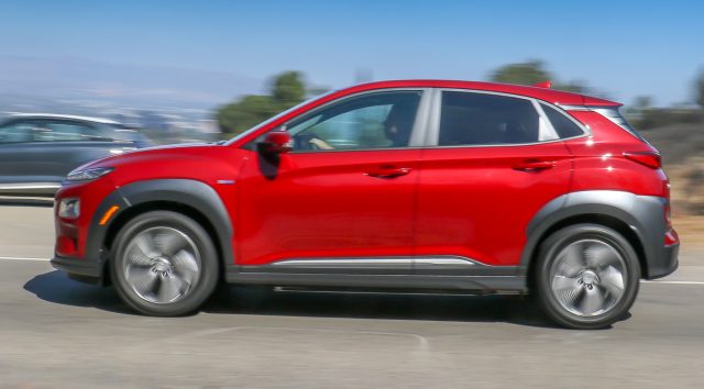 2019 Hyundai Kona EV: Tesla-Like Range близько $ 30,000 після податкових кредитів