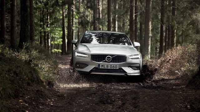 Позднее в 2019 году: новый Volvo V60 Cross Country с повышенной высотой езды.