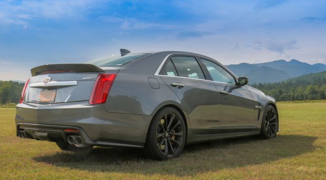 GM зупиняє Pricey 'Книга Cadillac' Автомобіль-Swap Підписка План