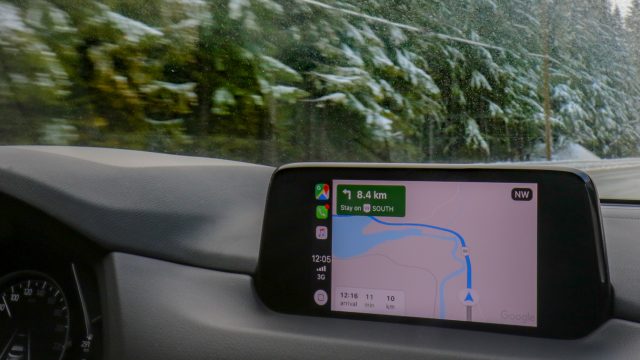 У 2017 році Mazda пообіцяв, що другий-CX-5 отримає Apple CarPlay і (тут) Google Maps. Це прибуло 2019. Власники поточного-генерації Mazdas можуть покращити приблизно протягом 500 долларов США. Mazda сподівався, що воно буде вільним, поки не з'явиться головний пристрій, необхідний новий провідний джгут.