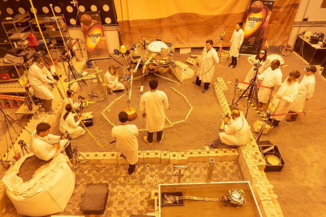 Модель посадочної смуги InSight NASA.