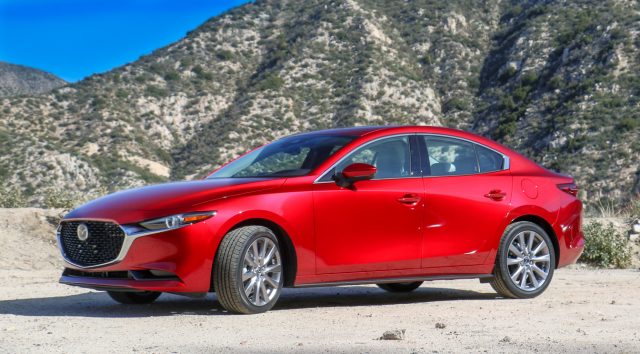 2019 Mazda3 Огляд: Розкішний компактний седан для днів треків