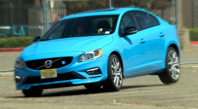 Почему максимальная скорость Volvo составляет 112 миль в час: неуловимое стремление к нулевым смертям