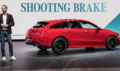 Субкомпактный Mercedes-Benz CLA Shooting Brake - это универсальный CLA, но с большим пространством. (Изначально стреляющие тормоза 1800-х годов несли охотничье снаряжение на поля.) В Европе он получает бензиновые и дизельные двигатели, механические и автоматические коробки передач. Его судьба в США остается неопределенной, несмотря на то, что городские жители собирают небольшие автомобили с грузоподъемностью.