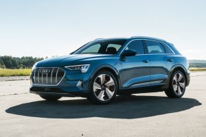 204-мильный внедорожник Audi e-tron прибывает в США в мае.