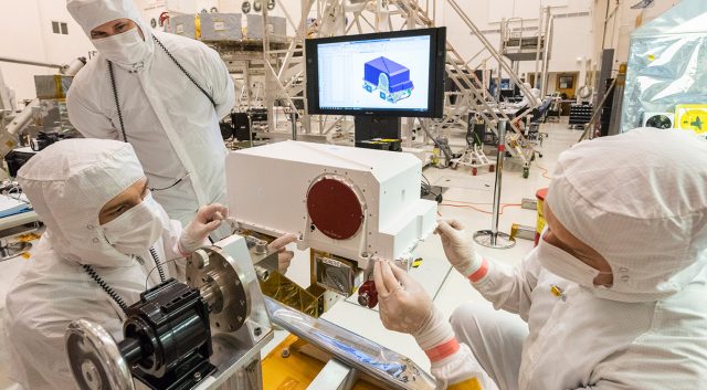 NASA Installs Mars 2020 Rover’s HD Eyes