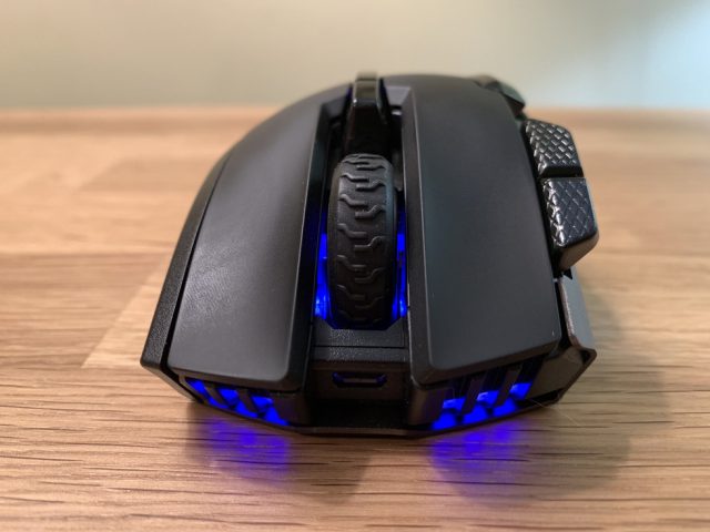 At a Glance: Corsair Ironclaw RGB Wireless Review