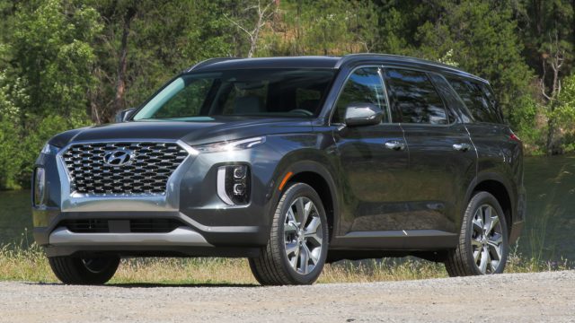 Hyundai Palisade 2020 года не застрянет в ненастную погоду, не имея очень хорошей полноприводной мощности.