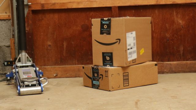 Ключ от Amazon для гаража: пакеты, доставленные в ваш гараж, защищенные от непогоды и странного вора, с информацией о доставке через приложение Chamberlain / myQ. Магазинное гнездо за 100 $, оставленное, заменяет ожидаемый почтовый лифт за 5000 $ автора.