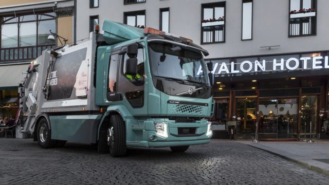 Volvo FE Electric, який вже використовується в Європі (тут як сміттєвоз), забезпечує привід для Volvo VNR Electric.