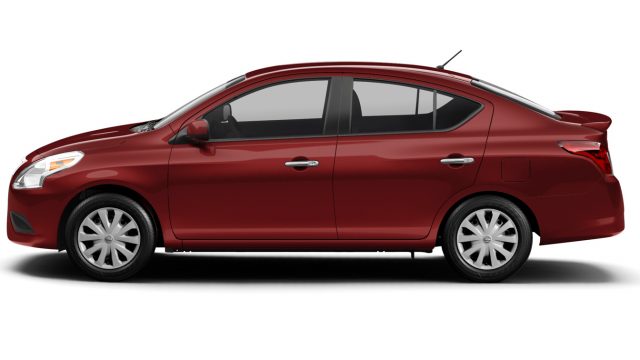 Nissan похвалився останнім поколінням Nissan Versa Sedan &quot;винятковою просторістю та середньою величиною технології автомобілів без середньої ціни&quot;. Кімнатність, особливо ззаду, стала на 2,3 дюйма вище.