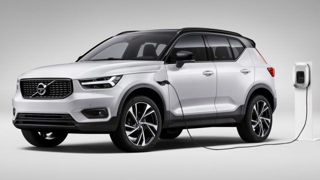 Volvo XC40 також поставляється як гібрид плагінів.