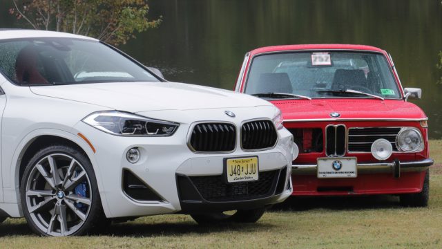 BMW X2 M35i та модель BMW 2002 tii на початку 1970-х років із впорскуванням палива та більш спортивною підвіскою. 1974-76 рр. 2002-ті отримали масивні бампери з безпеки в США, які зробили машину на 9 дюймів довшою, на 100 фунтів важчішою.