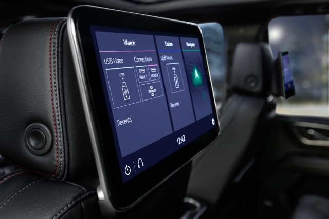 Rear-sear occupants can get 12-inch infotainment displays. Placed on the backs of the front seats, they can be seen from rows two and three.