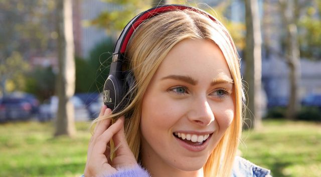 JBL Launches Solar-Powered Headphones on Indigogo