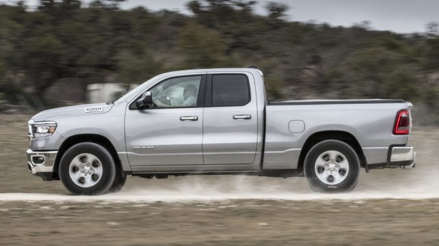 Ram 1500: Большой дисплей, 48-вольтового питания импульс.