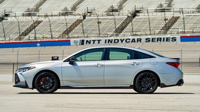 Ад замерзнет: The Toyota Racing Development (TRD) Avalon. Держитесь за свои зубные протезы.