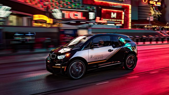 BMW Urban Люкс i3 Крейсерская Лас-Вегас-Стрип. Внешний вид такой же, вместе с приборной панелью и набором водителя. Остальное чистую роскошь-в-одном.