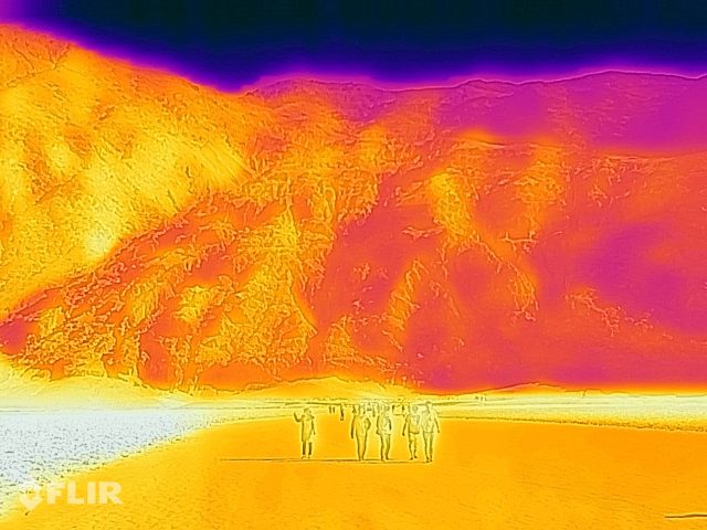 Бедуотер (-282 футів) в Долині Смерті, знятий з FLIR на Blackview 9800 Pro.