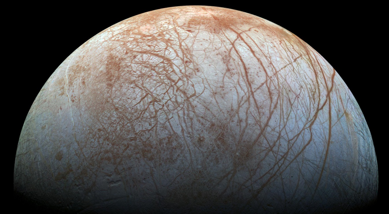 Луна Европа Юпитера может светиться в темноте