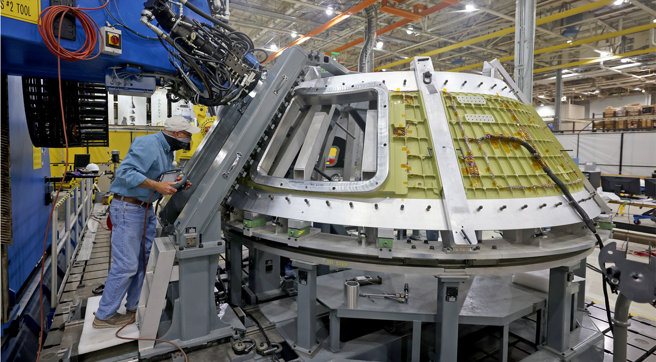 НАСА начинает строительство космического корабля Орион, который вернет людей на Луну