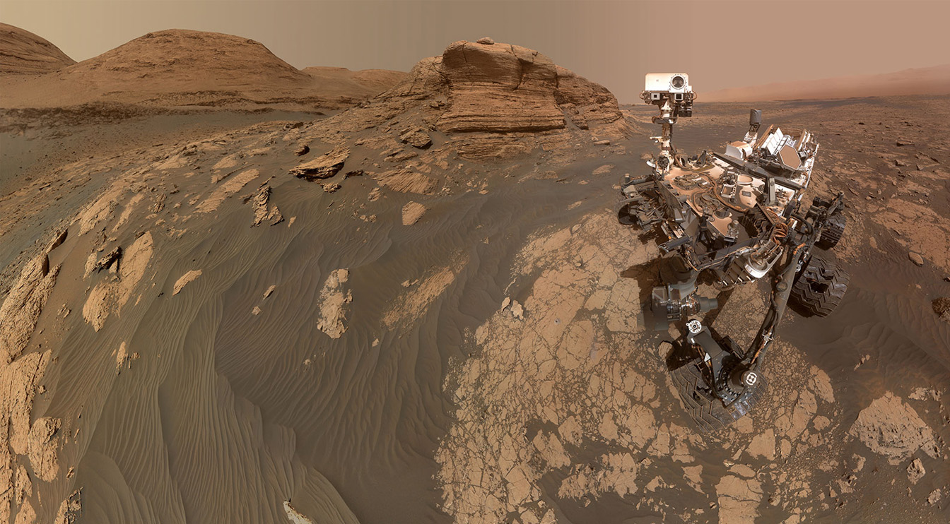 Любопытство NASA Mars Rover Beams Вернуться потрясающий селфи
