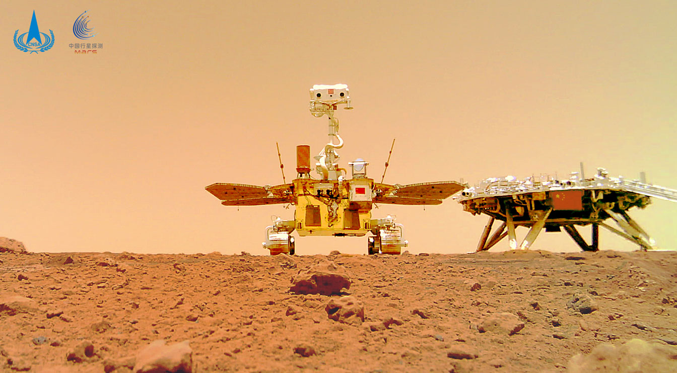 Китай Марс Ровер завязывает невероятное селфи при изучении
