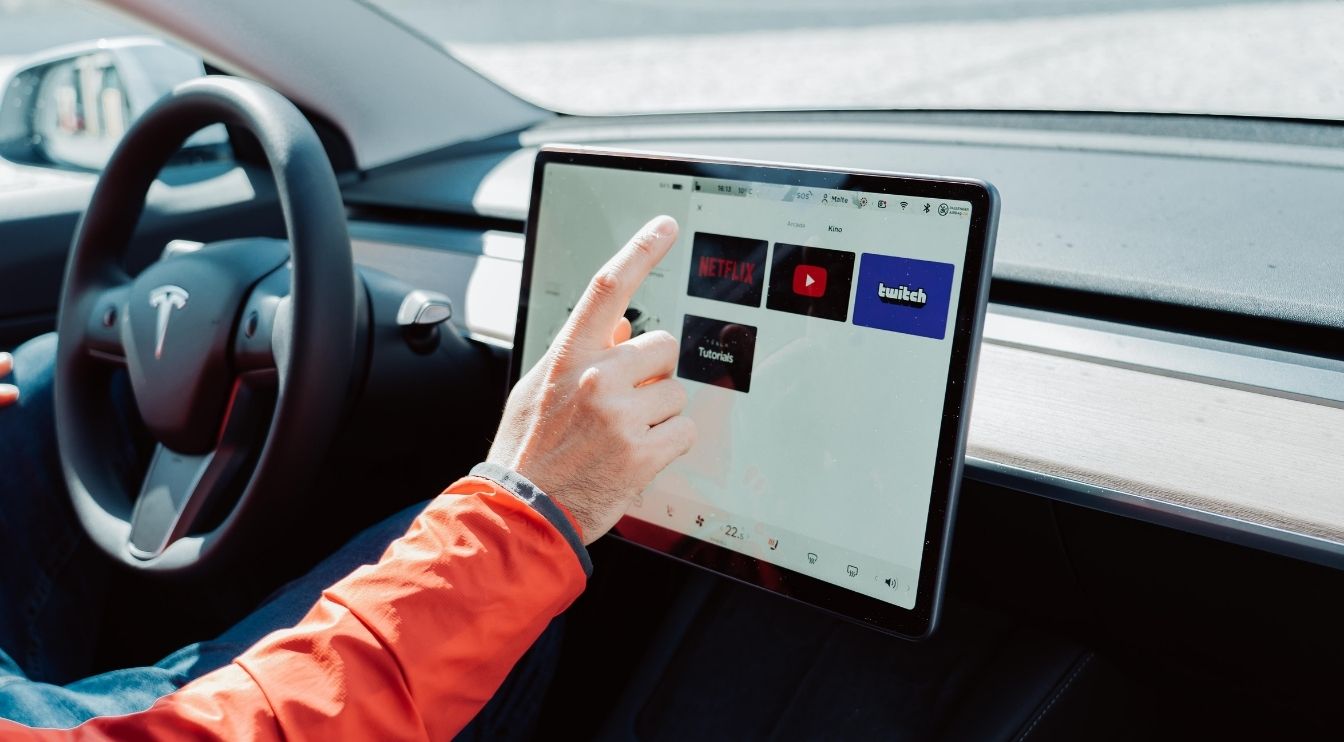 MIT: Tesla Drivers Become ‘Inattentive’ While Using AutoPilot