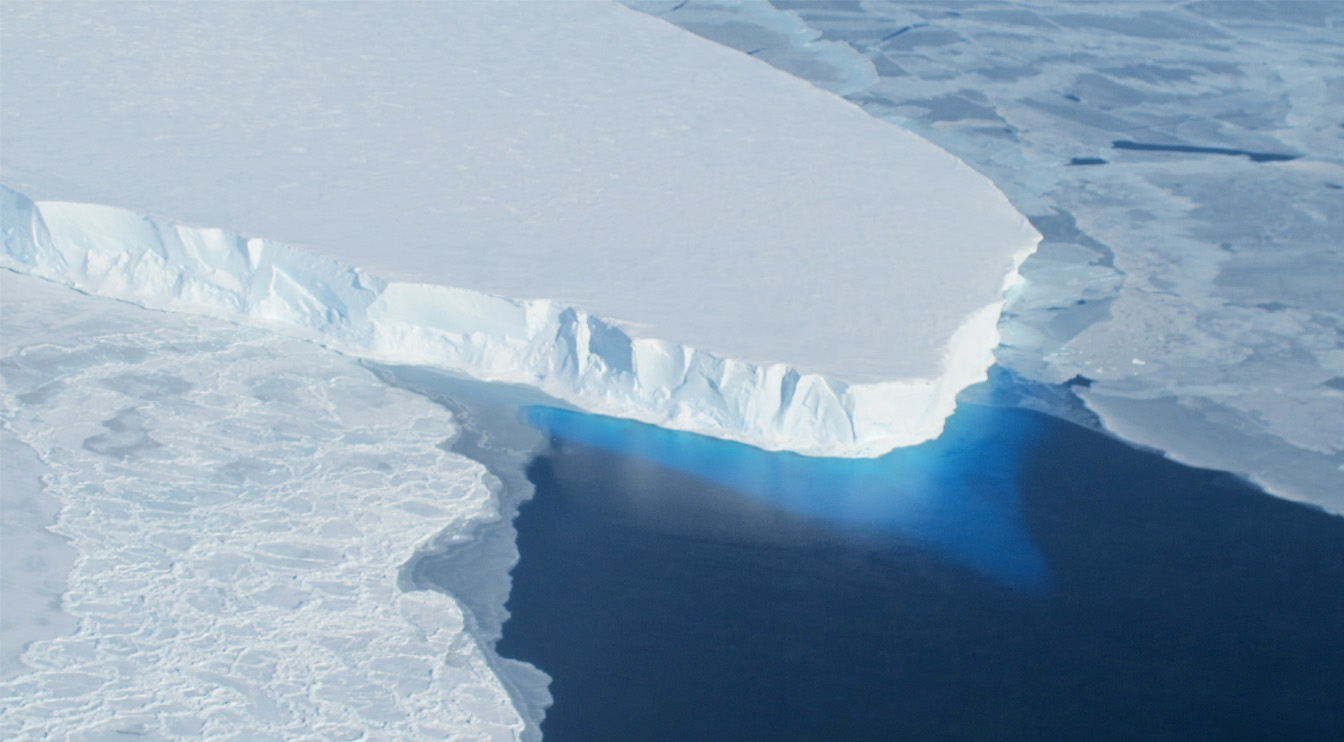 Вчені попереджають про "дьомний льодовик", який міг би підвищити рівень моря дві ноги