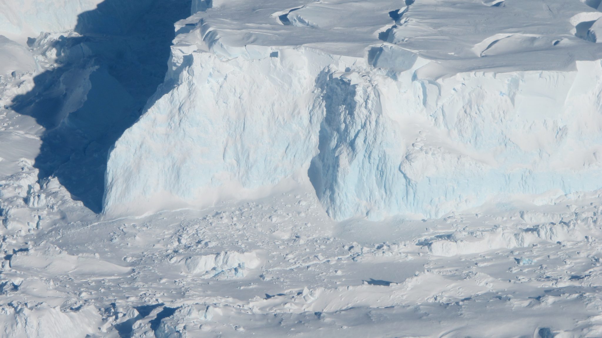 Вчені попереджають про "дьомний льодовик", який міг би підвищити рівень моря дві ноги