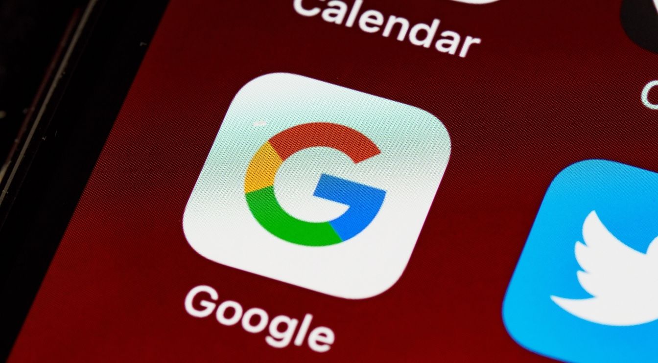 Google Accused of Using Dark Patterns to Trick Users