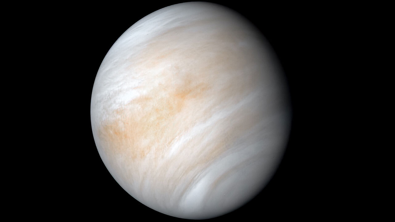 NASA захватывает первый взгляд на поверхность Венеры в видимом свете