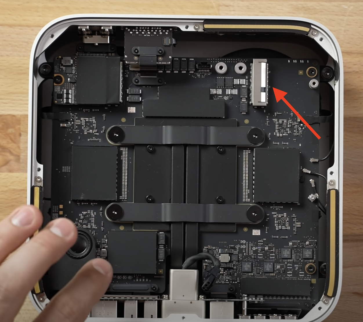 Mac Studio Teardown Shows Massive Chip, Hints at Future Upgradeability