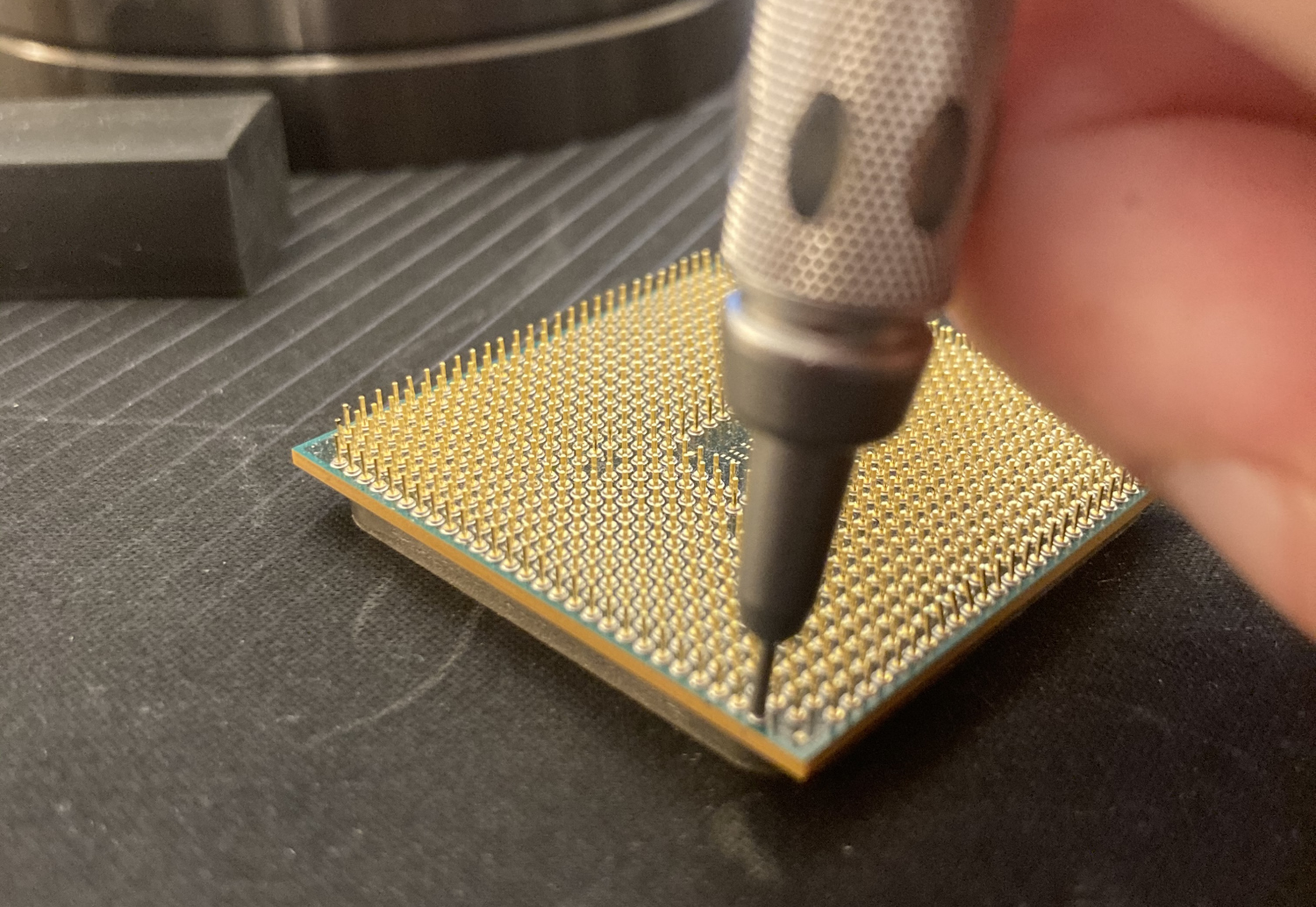 How to Repair Bent AMD CPU Pins With a Mechanical Pencil