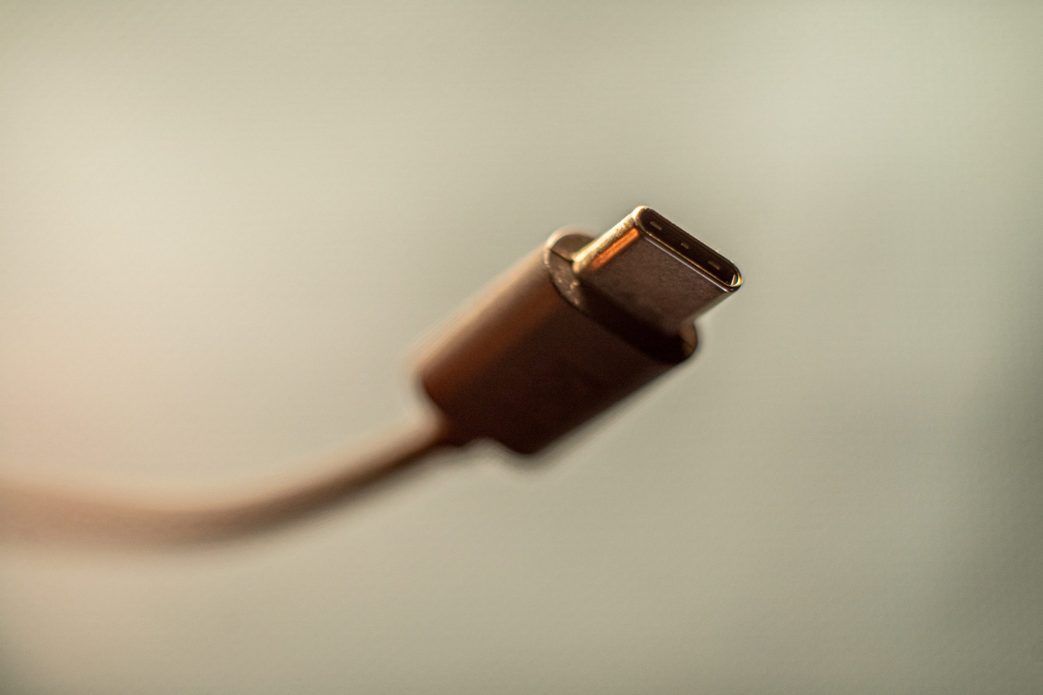 ЕС потребуется новые телефоны, чтобы иметь USB-C к концу 2024 года