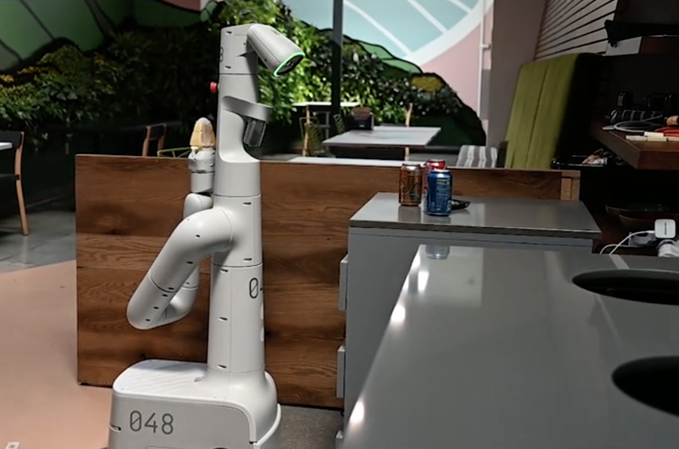 Google Is Testing Its Latest AI-Powered Robot In a Kitchen