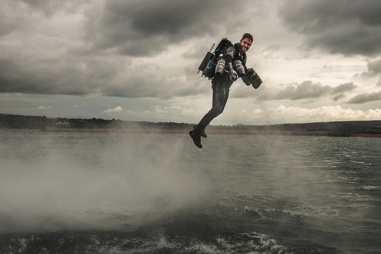 1,000-Horsepower Jetpack Suit Demonstrated