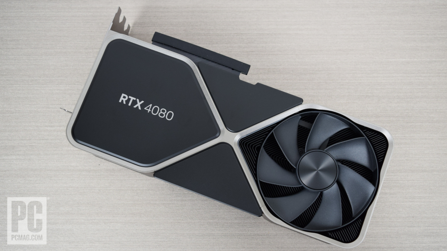 NVIDIA GEFORCE RTX 4080: Упаковує удар, але коштує занадто багато